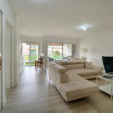 Immogroom - Terrace - Near Shops - Parking - Wifi - Ac Livingroom Apartment