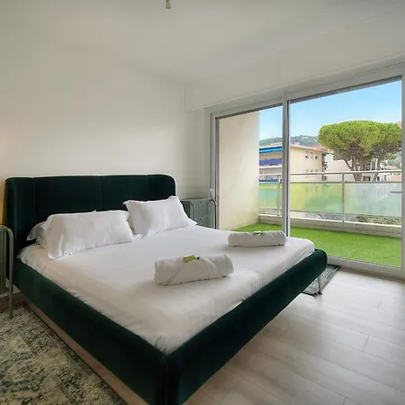 Immogroom - Terrace - Near Shops - Parking - Wifi - Ac Livingroom Apartment