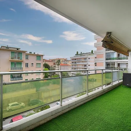 Immogroom - Terrace - Near Shops - Parking - Wifi - Ac Livingroom