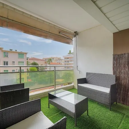 Immogroom - Terrace - Near Shops - Parking - Wifi - Ac Livingroom Apartment *