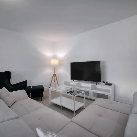 Immogroom - Terrace - Near Shops - Parking - Wifi - Ac Livingroom *